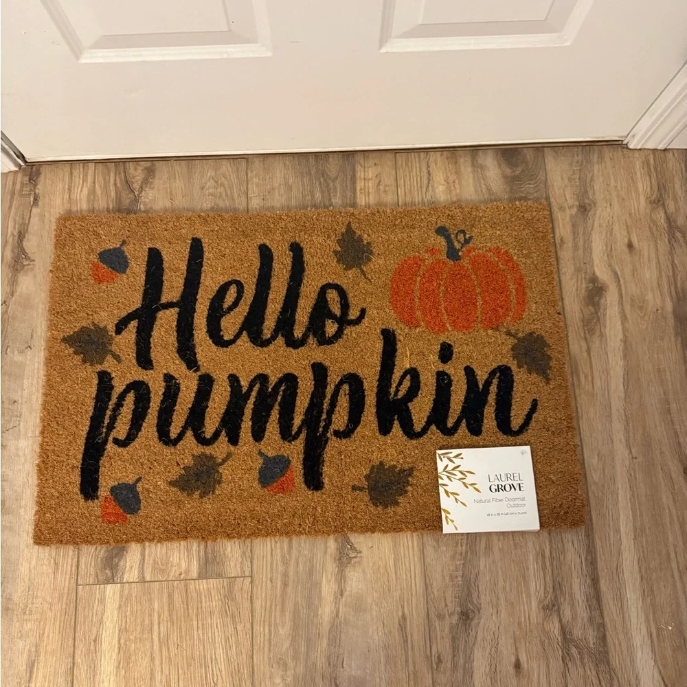 NEW Laurel Grove “ Hello Pumpkin “ Doormat